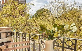 Bbarcelona Sagrada Familia Garden Apartment
